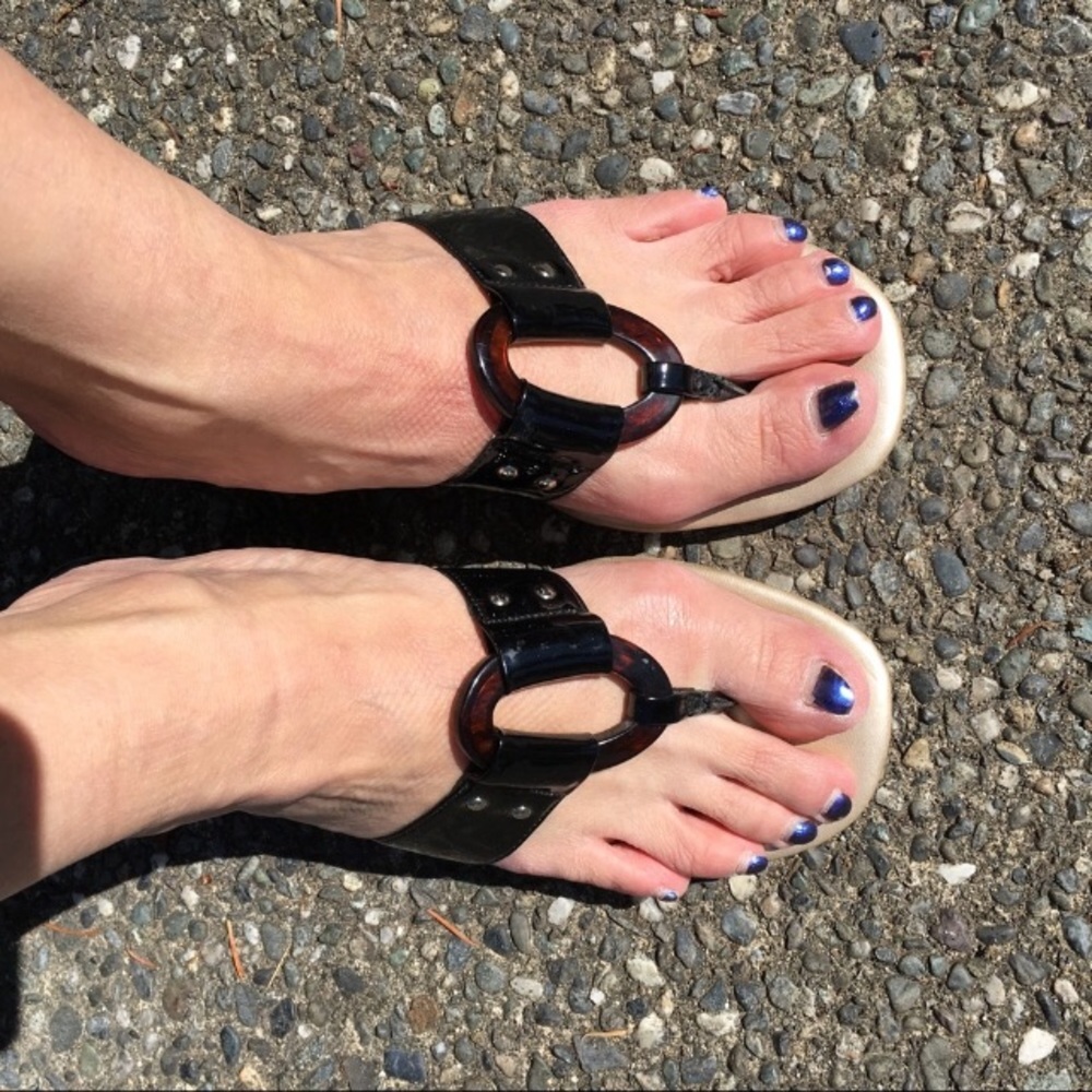 EUC w/box slide sandals, vacation shoe, 7.5